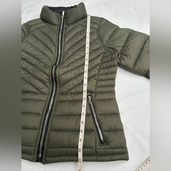 Reversible Quilted Puffer Jacket - Picture 6 of 8